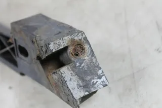 VW T4 Halterung Stoßstange Halter links lange Front Führungsschiene 7D0807183 - Bild 9