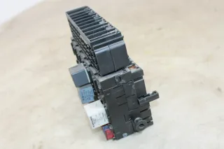 VW T4 Sicherungskasten Sicherungsbox Zentralelektrik ZE Relaiskasten 357937039 - Bild 3