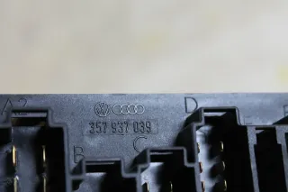 VW T4 Sicherungskasten Sicherungsbox Zentralelektrik ZE Relaiskasten 357937039 - Bild 6