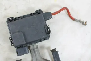 VW T4 Batteriehalter Klemme Batterie Befestigung Sicherungskasten Sicherungen 7D0915303A 7D0937509 - Bild 2