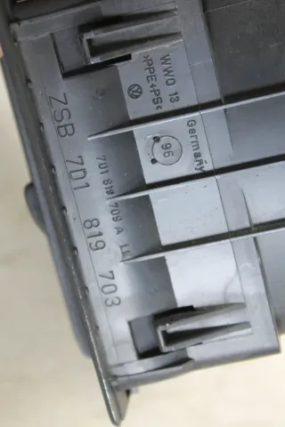 VW T4 Rahmen Lichtschalter Luftdüse links Armaturenbrett Abdeckung Blende Halter 701858255 - Bild 9