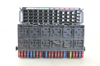 VW T4 Sicherungskasten Sicherungsbox Zentralelektrik ZE Relaiskasten 357937039 - Bild 3
