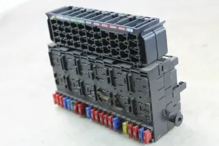 VW T4 Sicherungskasten Sicherungsbox Zentralelektrik ZE Relaiskasten 357937039 - Bild 2