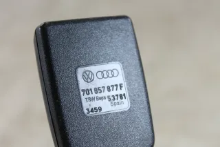 VW T4 Gurtschloß Gurtschloss Vorn Fahrersitz Beifahrersitz ab 1996 701857877F - Bild 5