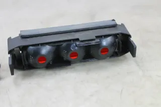 VW T4 3. Bremsleuchte drittes Bremslicht Rahmen Gehäuse Halter 703945135 - Bild 8