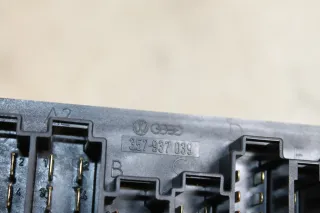 VW T4 Sicherungskasten Sicherungsbox Zentralelektrik ZE Relaiskasten 357937039 - Bild 5