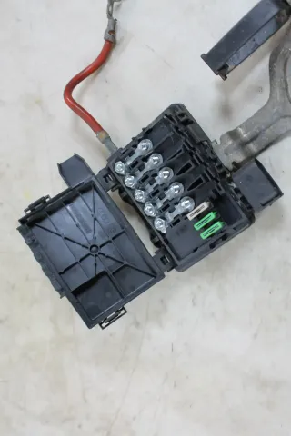 VW T4 Batteriehalter Klemme Batterie Befestigung Sicherungskasten Sicherungen 7D0915303A 7D0937509 - Bild 4