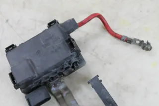 VW T4 Batteriehalter Klemme Batterie Befestigung Sicherungskasten Sicherungen 7D0915303A 7D0937509 - Bild 2