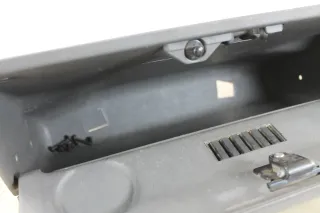 VW T4 Handschuhfach Verkleidung Ablage unten grau Armaturenbrett 701857095 - Bild 8