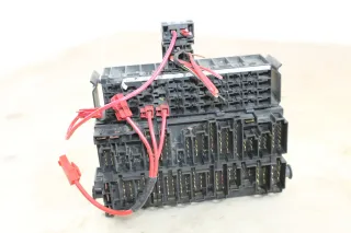 VW T4 Sicherungskasten Sicherungsbox Zentralelektrik ZE Relaiskasten 357937039 - Bild 4