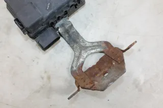 VW T4 Batteriehalter Klemme Batterie Befestigung Sicherungskasten Sicherungen 7D0915303A 7D0937509 - Bild 3