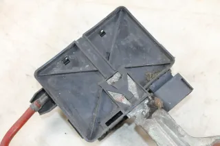 VW T4 Batteriehalter Klemme Batterie Befestigung Sicherungskasten Sicherungen 7D0915303A 7D0937509 - Bild 8