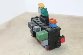 VW T4 Sicherungskasten Sicherungsbox Zentralelektrik ZE Relaiskasten 357937039 - Bild 3