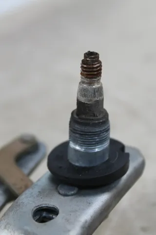 VW T4 Scheibenwischermotor Wischergestänge Wischermotor hinten Heckklappe Wischerarm 701955713A - Bild 6