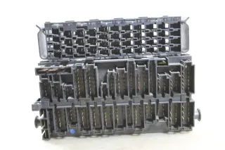 VW T4 Sicherungskasten Sicherungsbox Zentralelektrik ZE Relaiskasten 357937039 - Bild 5
