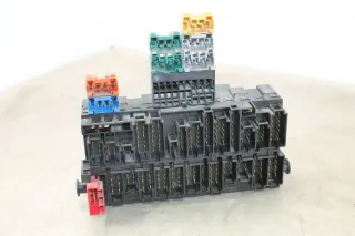 VW T4 Sicherungskasten Sicherungsbox Zentralelektrik ZE Relaiskasten 357937039 - Bild 4
