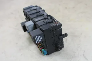 VW T4 Sicherungskasten Sicherungsbox Zentralelektrik ZE Relaiskasten 357937039 - Bild 4