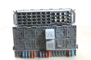 VW T4 Sicherungskasten Sicherungsbox Zentralelektrik ZE Relaiskasten 357937039 - Bild 2