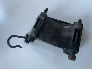 VW T4 2.5 TDI Halter Konsole Klimakompressor Klima AJT ACV AHY AXG 074260887C - Bild 2
