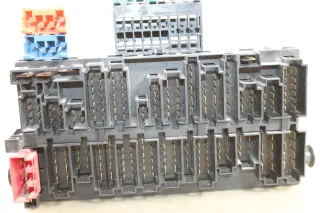 VW T4 Sicherungskasten Sicherungsbox Zentralelektrik ZE Relaiskasten 357937039 - Bild 5