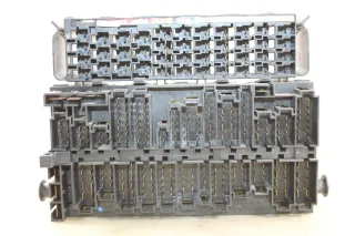 VW T4 Sicherungskasten Sicherungsbox Zentralelektrik ZE Relaiskasten 357937039 - Bild 5